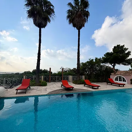 Domaine De Joce - Piscine & Vue Oda ve Kahvaltı *