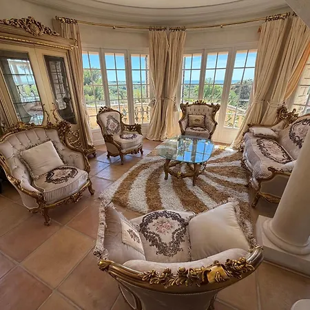 Domaine De Joce - Piscine & Vue Oda ve Kahvaltı Mireval