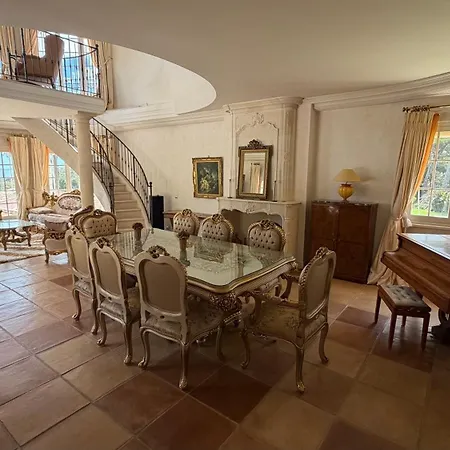 Domaine De Joce - Piscine & Vue Oda ve Kahvaltı Mireval